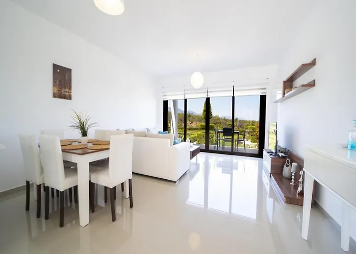 アパート Sun Valley & Residency キレニア