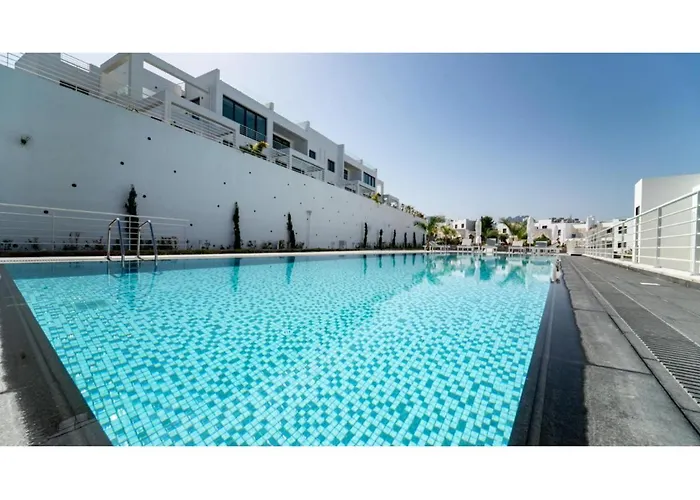 アパート Sun Valley & Residency キレニア